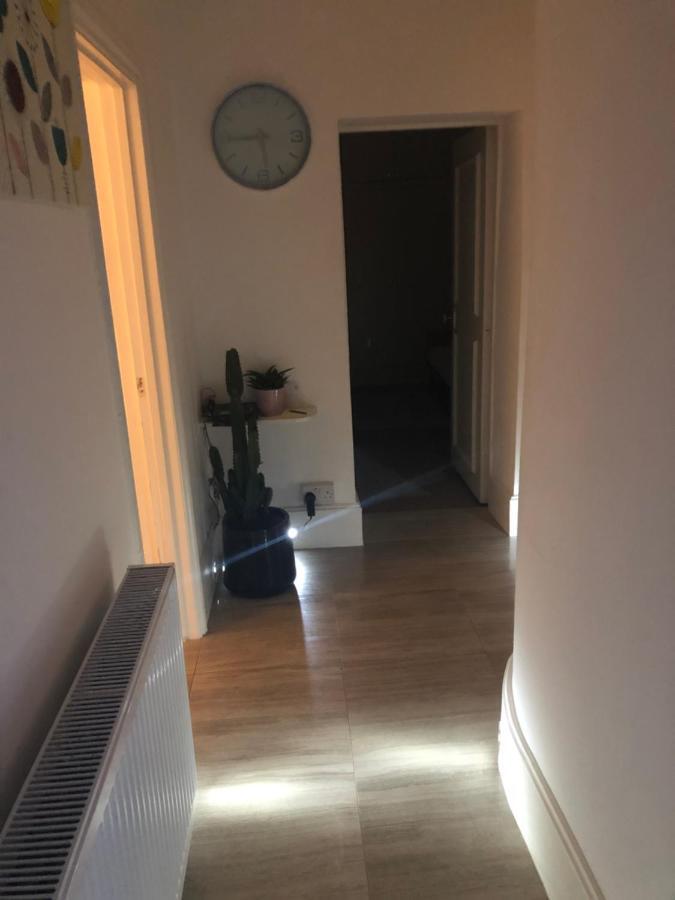 2 Bedroom Apartment Close To Camden Town Londra Exterior foto